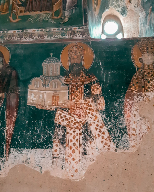 Freska kralja Milutina u manastiru Studenica