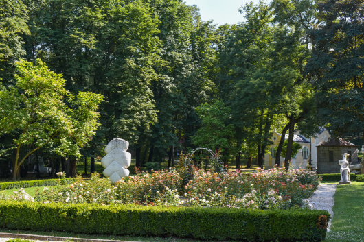 Skulpture u parku Bukovičke banje