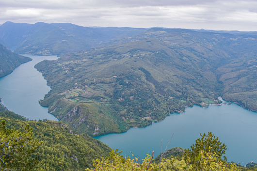 Pogled na Drinu sa vidikovca Banjska stena