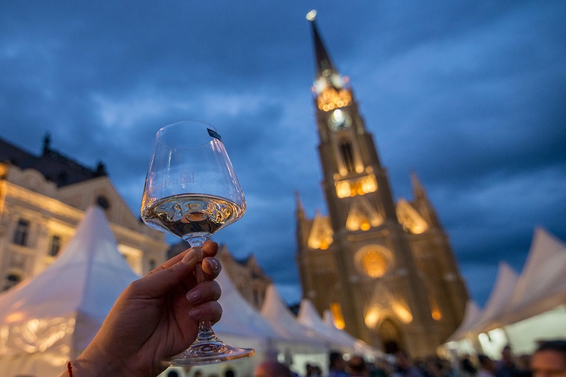 novi sad čaša vina